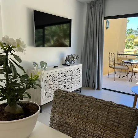 Atlantic Garden Andrew Pool Air Conditioning Holiday home