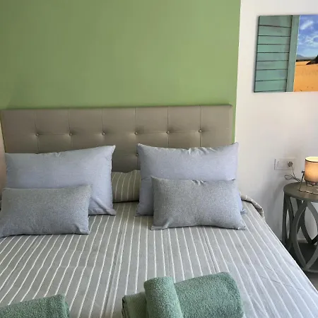 Atlantic Garden Andrew Pool Air Conditioning קורלחו