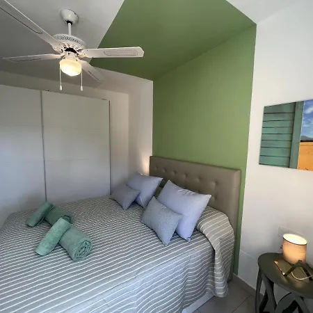 Atlantic Garden Andrew Pool Air Conditioning 펜션 *