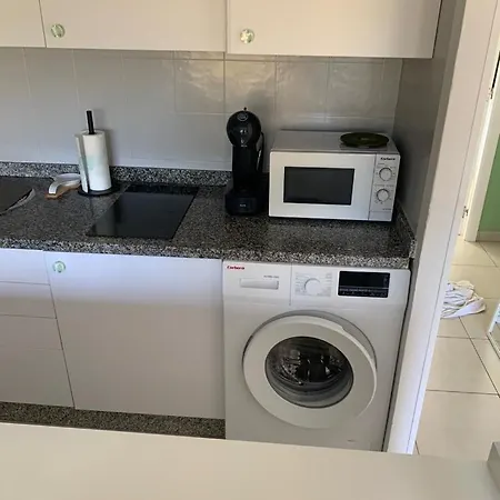 Atlantic Garden Andrew Pool Air Conditioning בית נופש