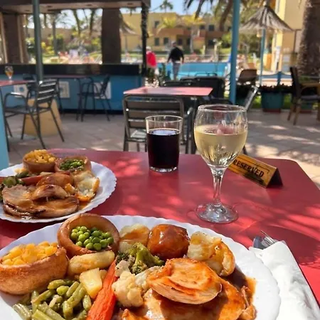 Atlantic Garden Andrew Pool Air Conditioning בית נופש קורלחו