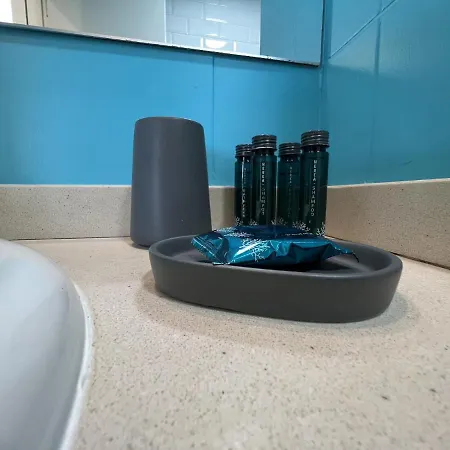 Atlantic Garden Andrew Pool Air Conditioning Nyaraló *